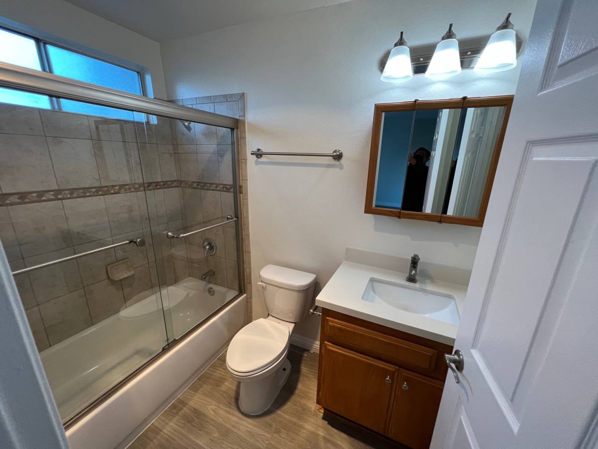 Apartment for rent at 14615 Burbank Blvd #201, Van Nuys, CA 91411