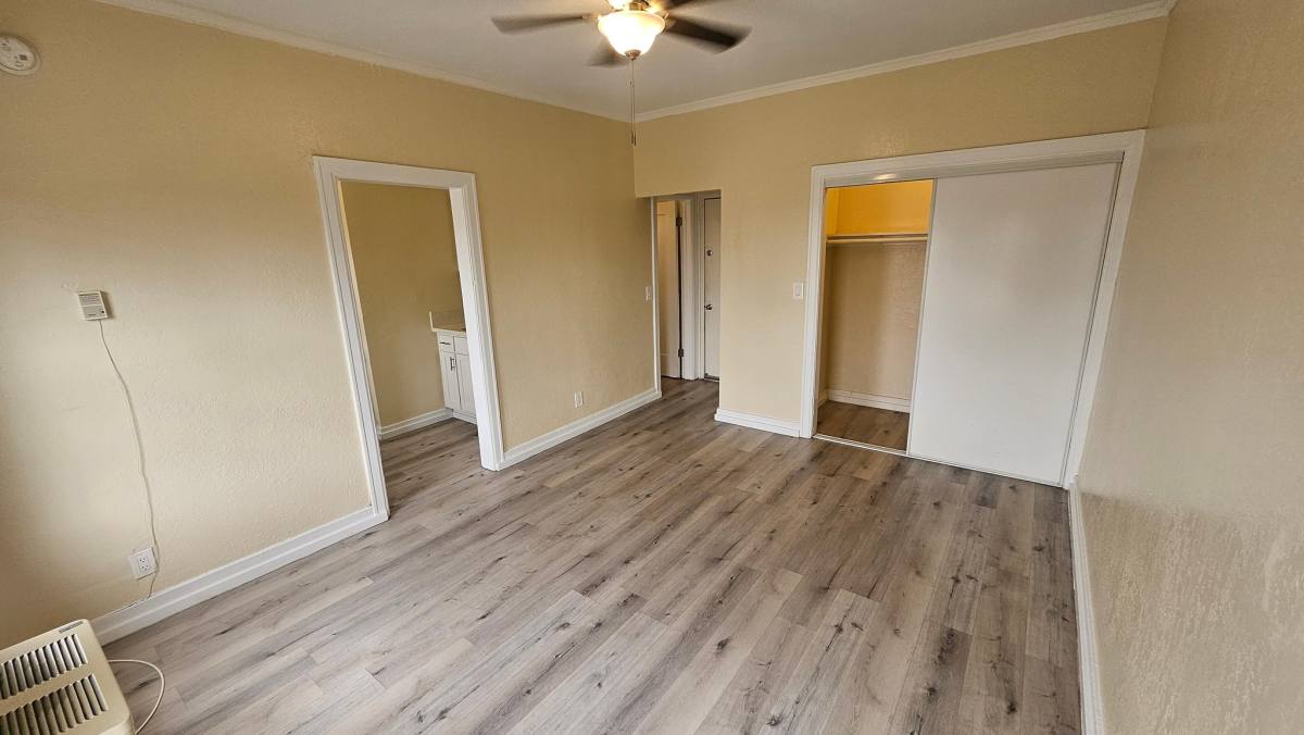 Apartment for rent at 1185 E Vernon Ave #20, Los Angeles, CA 90011