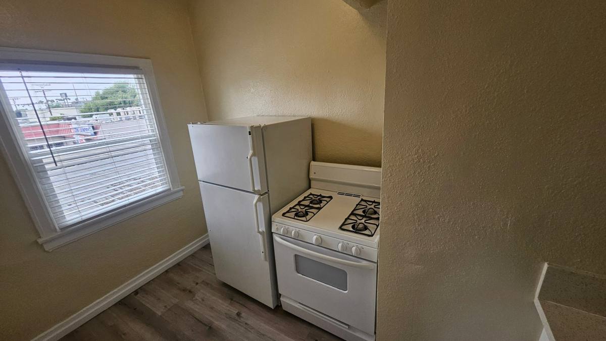 Apartment for rent at 1185 E Vernon Ave #20, Los Angeles, CA 90011