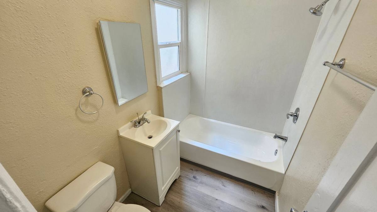 Apartment for rent at 1185 E Vernon Ave #20, Los Angeles, CA 90011
