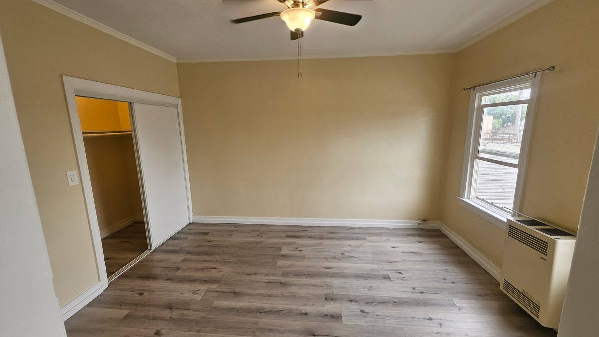 Apartment for rent at 1185 E Vernon Ave #20, Los Angeles, CA 90011