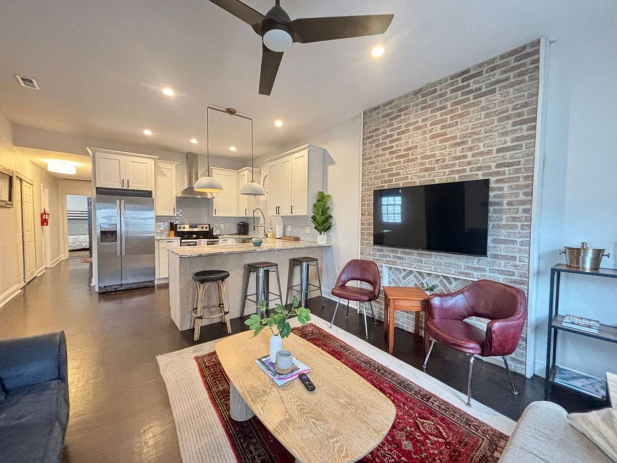 House for rent at 11 H St, Charleston, SC 29403