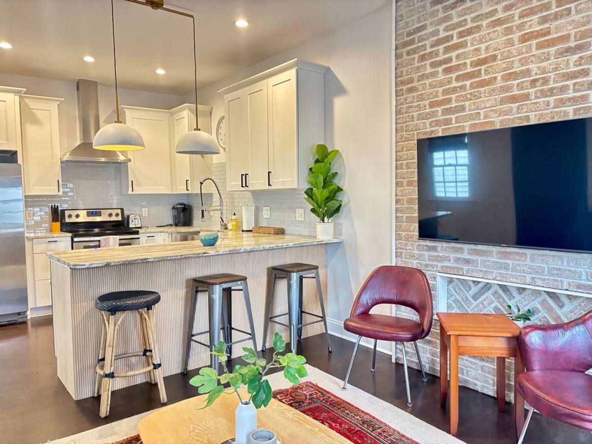 House for rent at 11 H St, Charleston, SC 29403