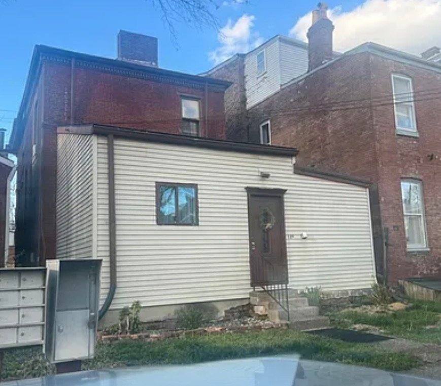 Condo for rent at 120 E Oak St #B, Louisville, KY 40203