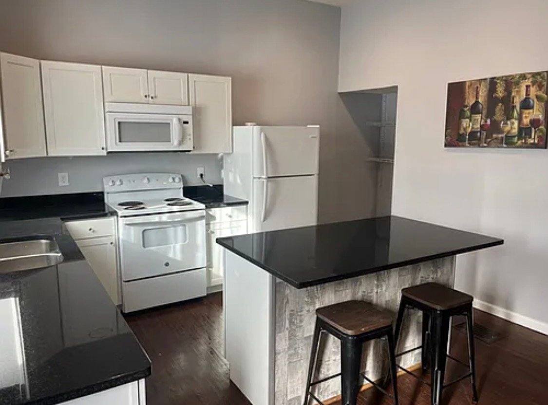 Condo for rent at 120 E Oak St #B, Louisville, KY 40203