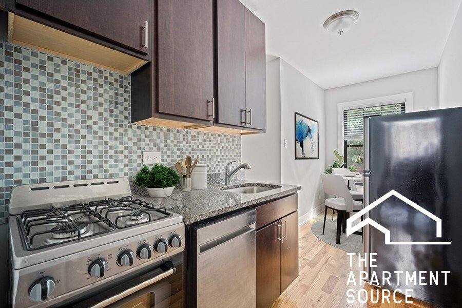 Apartment for rent at 2902 N Mildred Ave #C3, Chicago, IL 60657