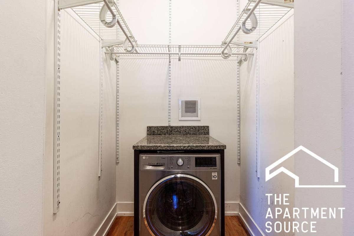Apartment for rent at 2902 N Mildred Ave #C3, Chicago, IL 60657