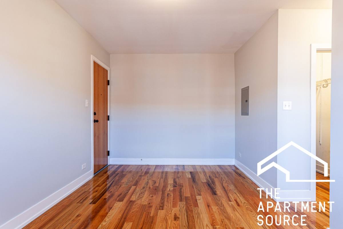 Apartment for rent at 2902 N Mildred Ave #C3, Chicago, IL 60657