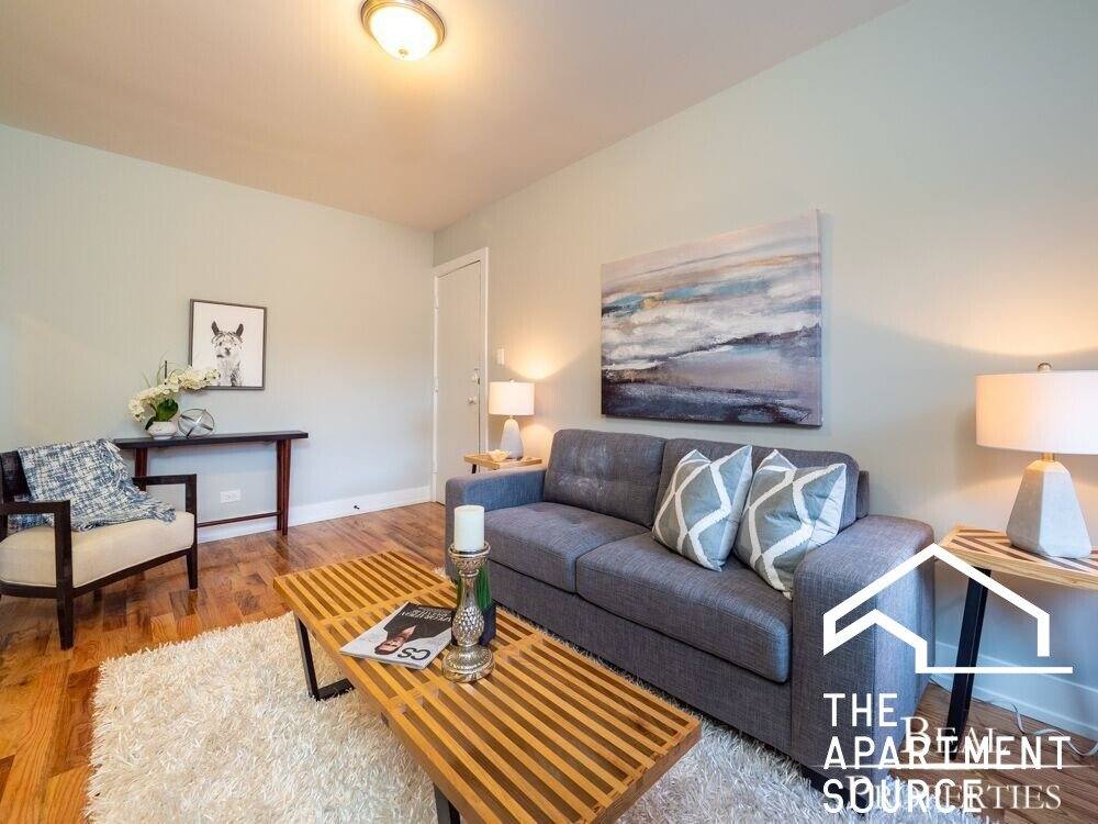 Apartment for rent at 2902 N Mildred Ave #C3, Chicago, IL 60657
