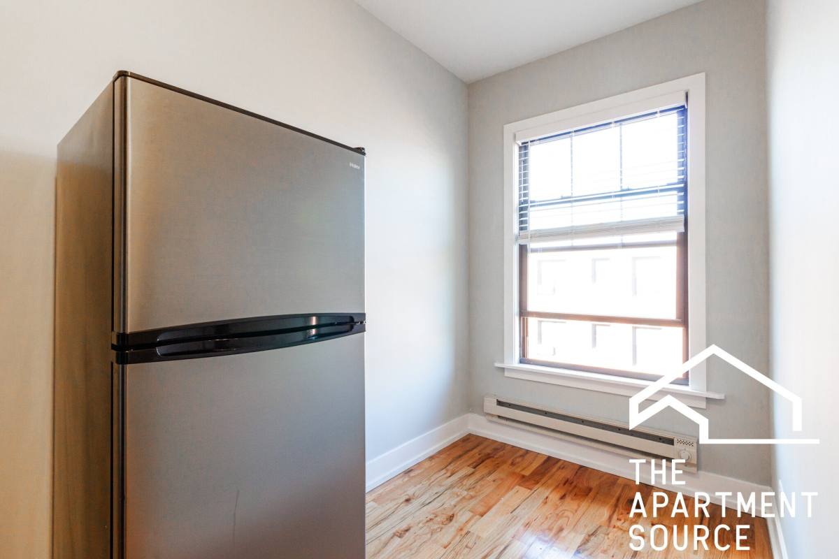 Apartment for rent at 2902 N Mildred Ave #C3, Chicago, IL 60657