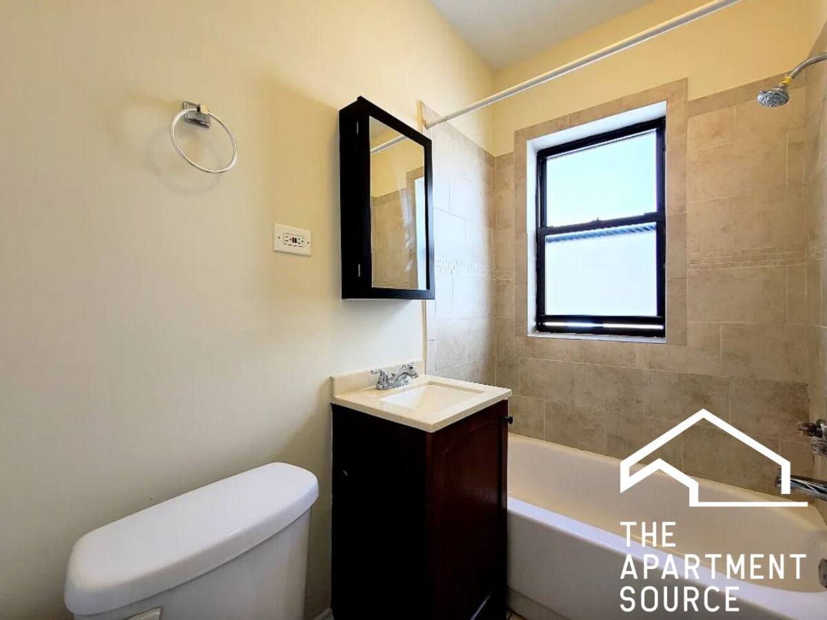Apartment for rent at 2844 N Orchard St #35, Chicago, IL 60657