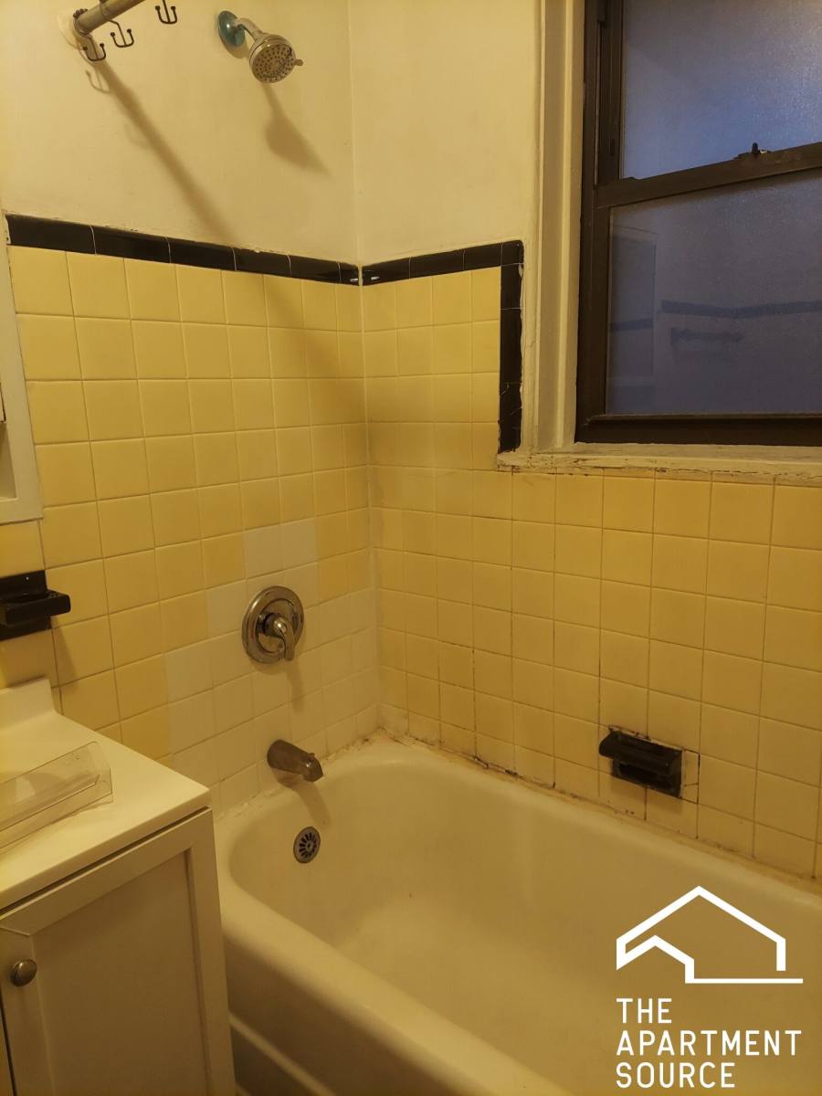 Apartment for rent at 4415 N Wolcott Ave #B3, Chicago, IL 60640