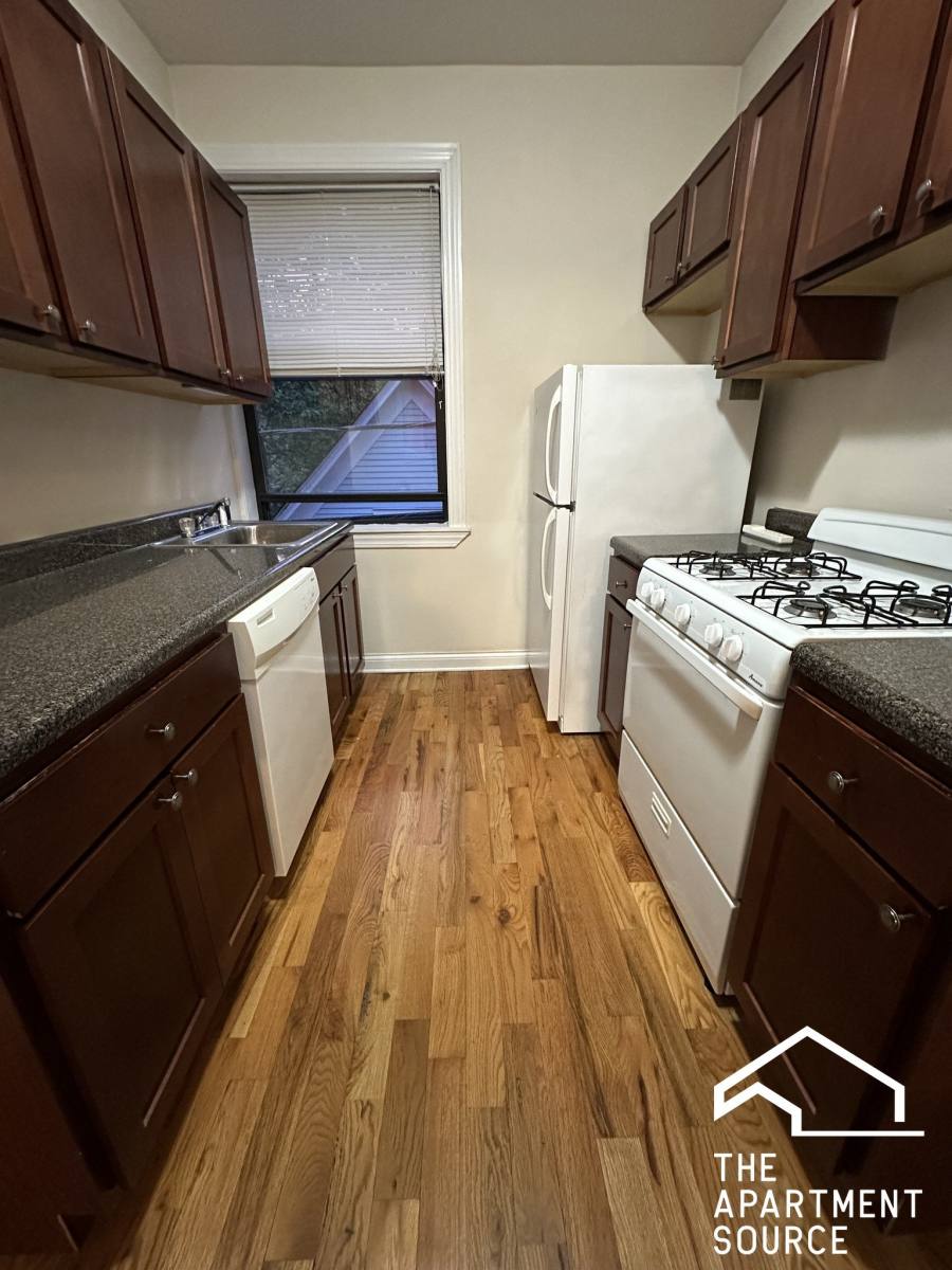 Apartment for rent at 1319 Oak Ave #C2, Evanston, IL 60201