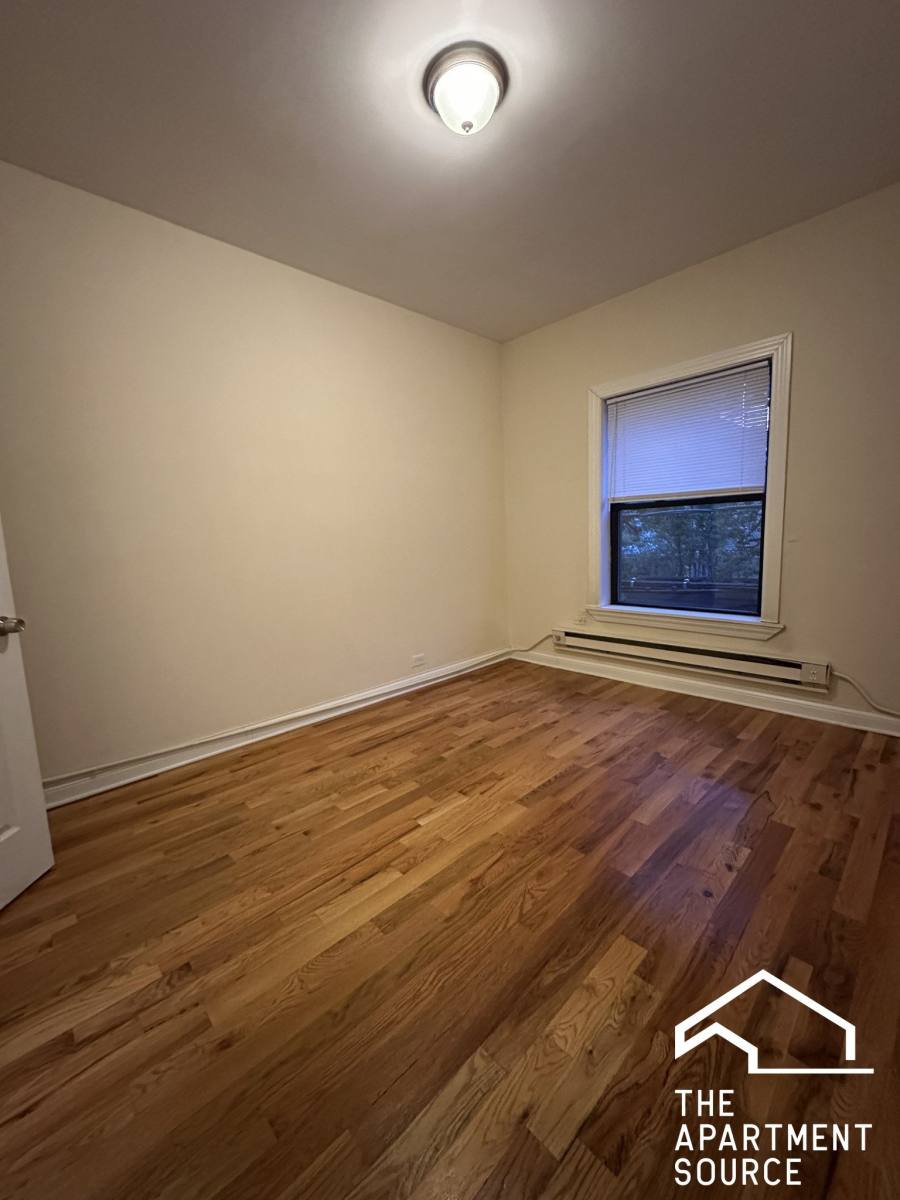 Apartment for rent at 1319 Oak Ave #C2, Evanston, IL 60201
