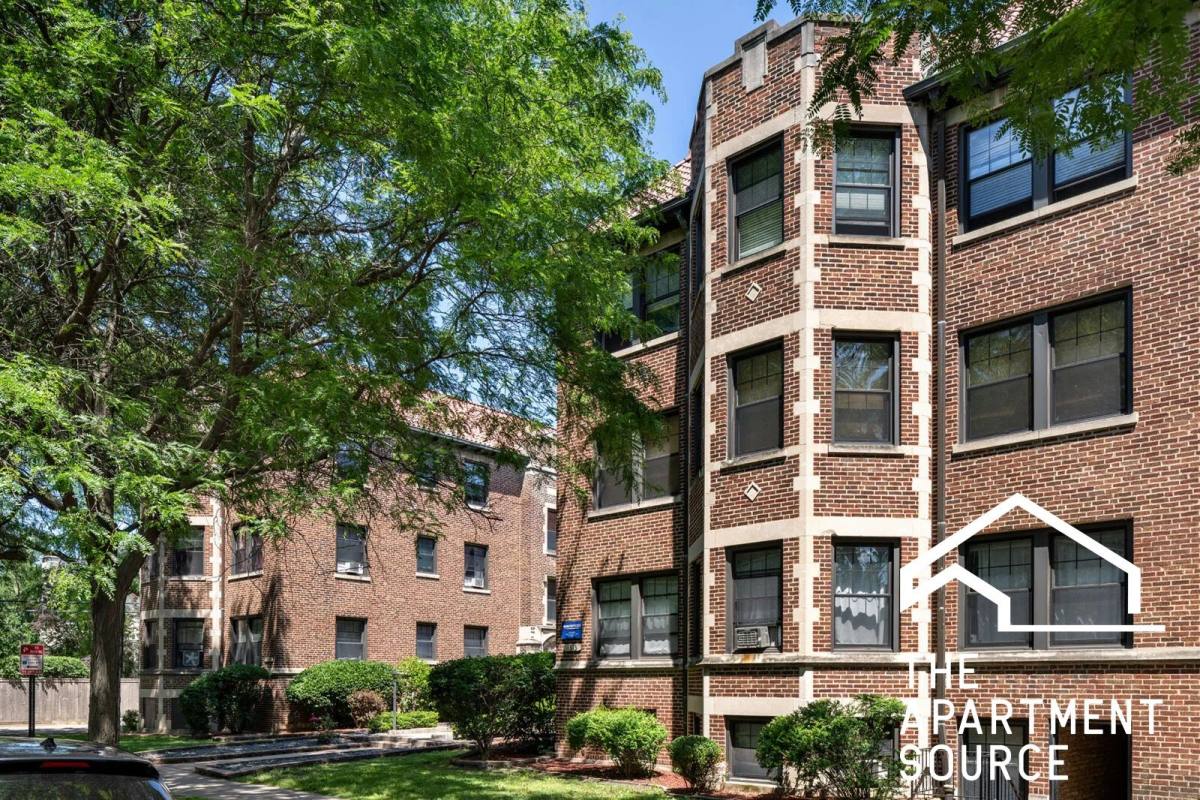Apartment for rent at 1319 Oak Ave #C2, Evanston, IL 60201