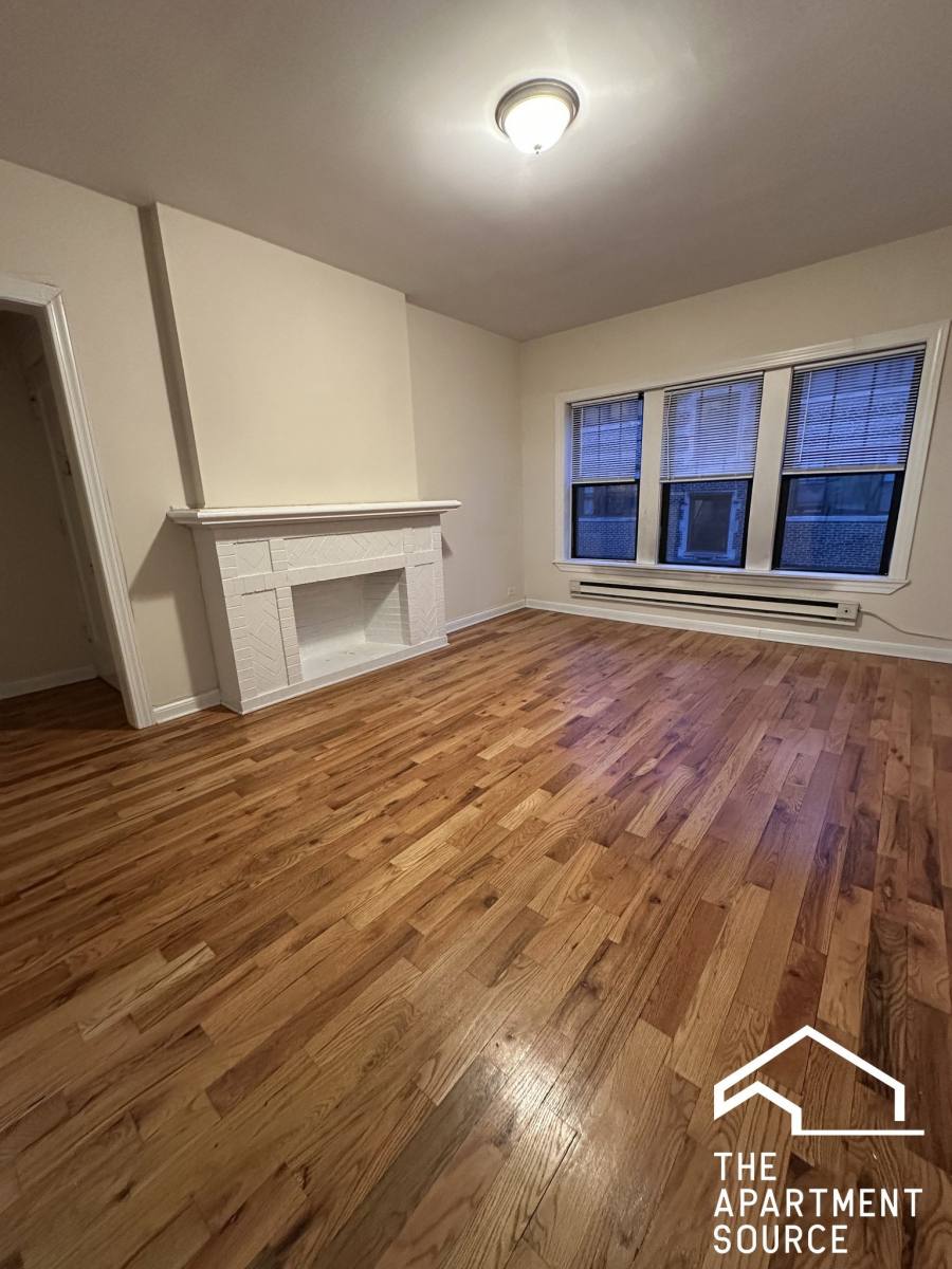 Apartment for rent at 1319 Oak Ave #C2, Evanston, IL 60201