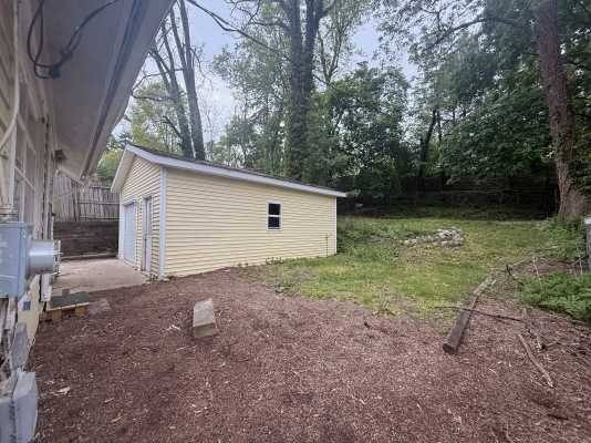 House for rent at 1120 Maple St, Kalamazoo, MI 49008