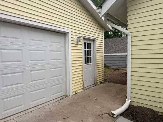 House for rent at 1120 Maple St, Kalamazoo, MI 49008