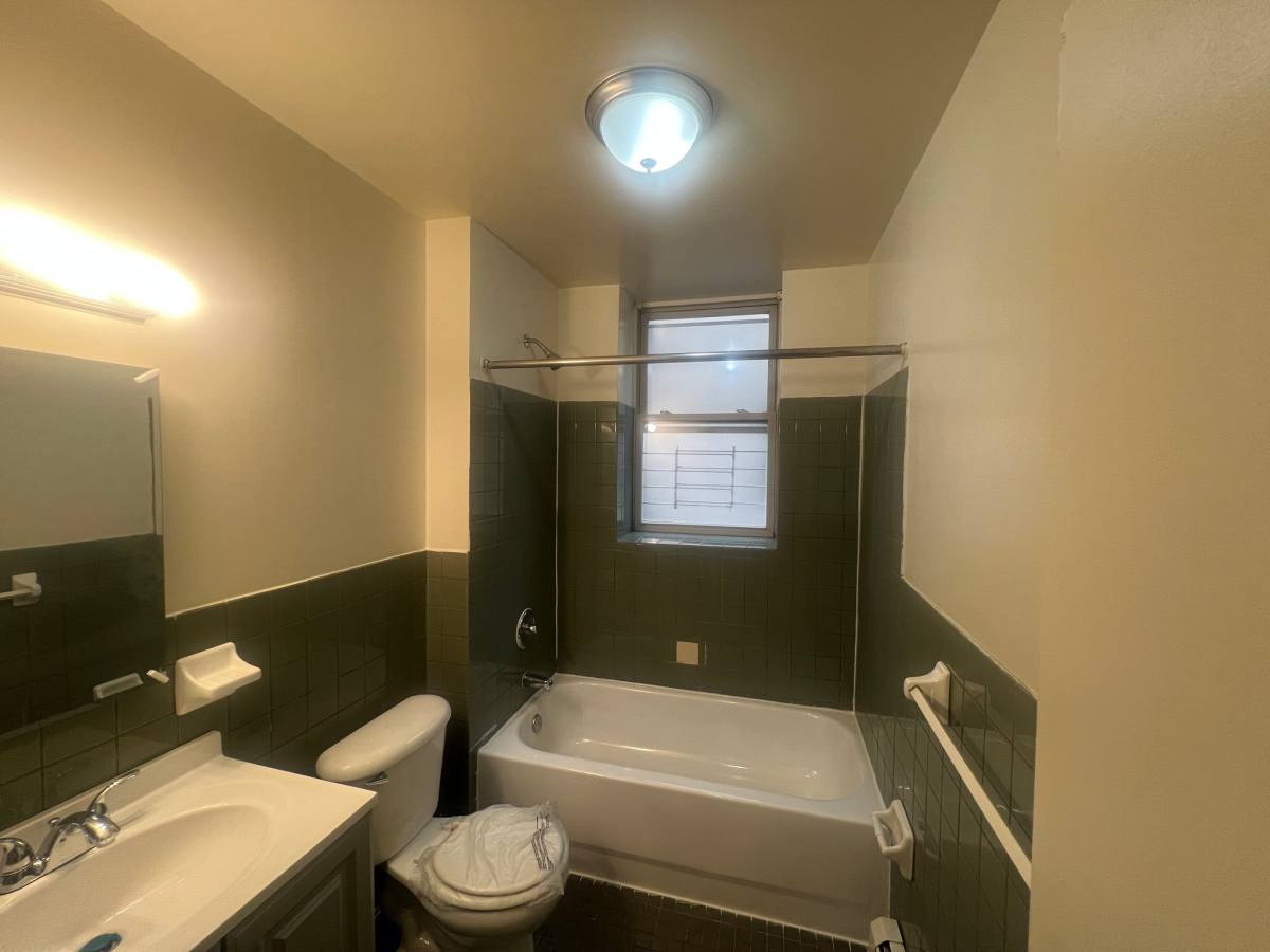 Apartment for rent at 9 Fabyan Place #3C, Newark, NJ 07108