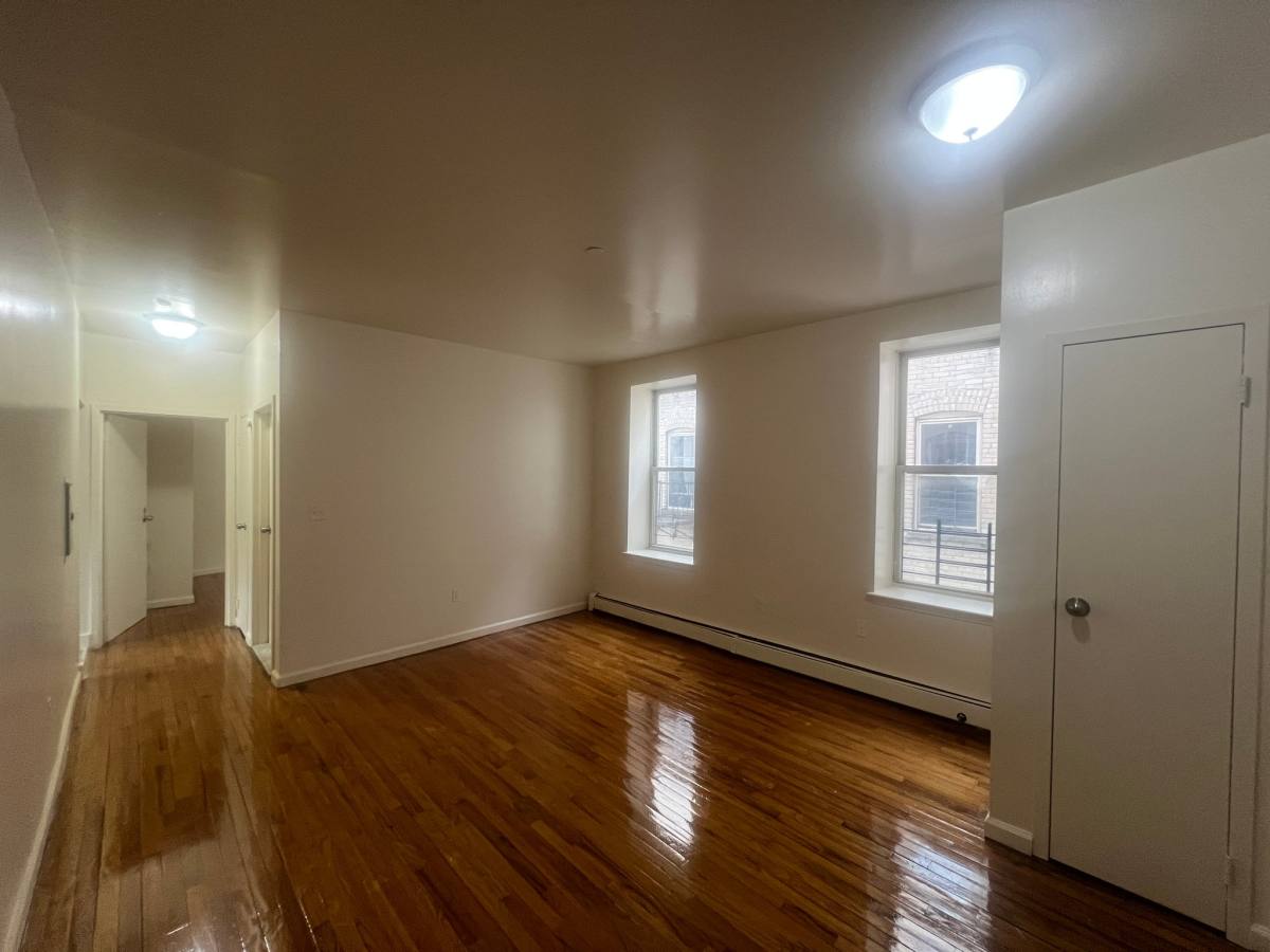 Apartment for rent at 9 Fabyan Place #3C, Newark, NJ 07108