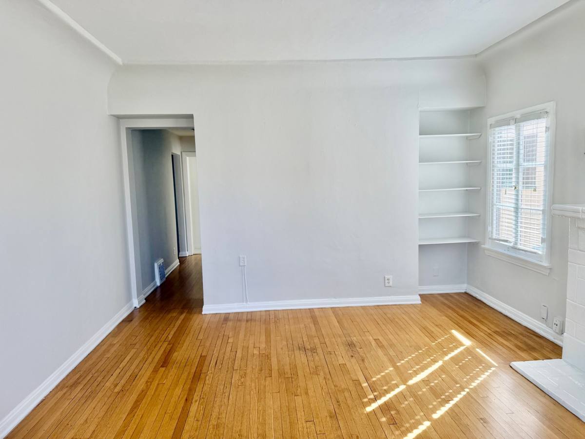 Apartment for rent at 350 Spaulding Ave #5, Los Angeles, CA 90036