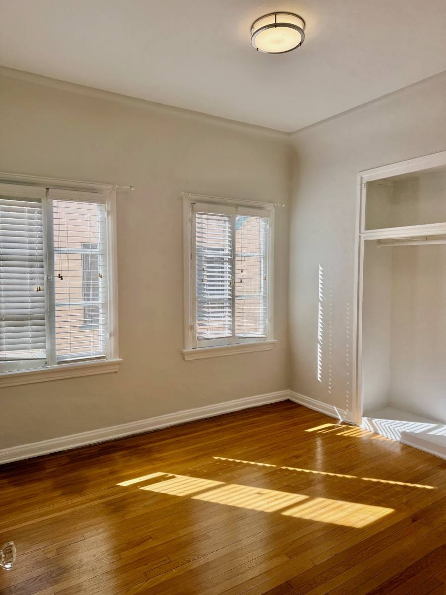 Apartment for rent at 350 Spaulding Ave #5, Los Angeles, CA 90036