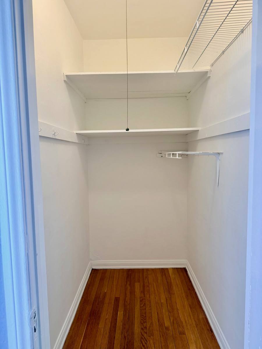 Apartment for rent at 350 Spaulding Ave #5, Los Angeles, CA 90036