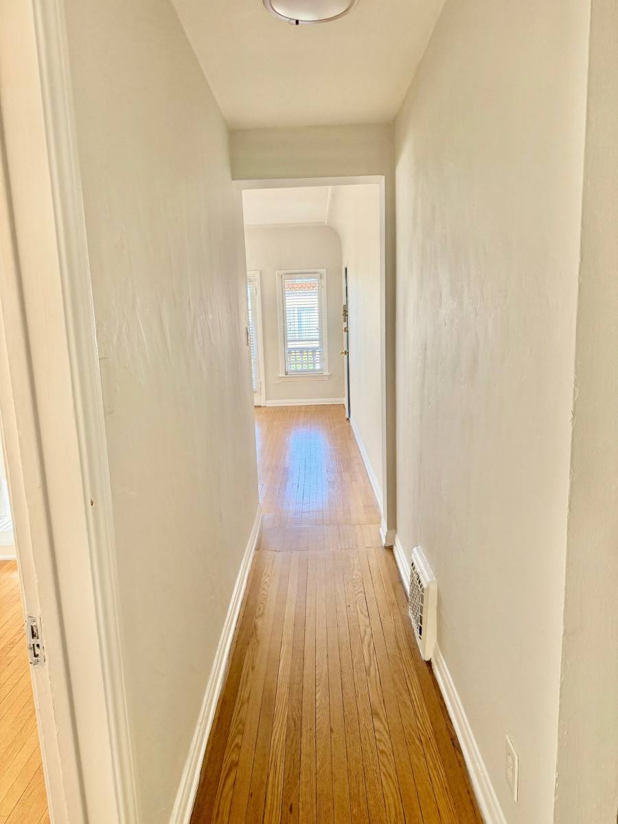 Apartment for rent at 350 Spaulding Ave #5, Los Angeles, CA 90036