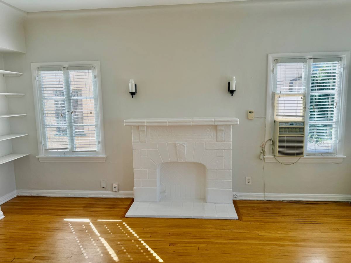 Apartment for rent at 350 Spaulding Ave #5, Los Angeles, CA 90036