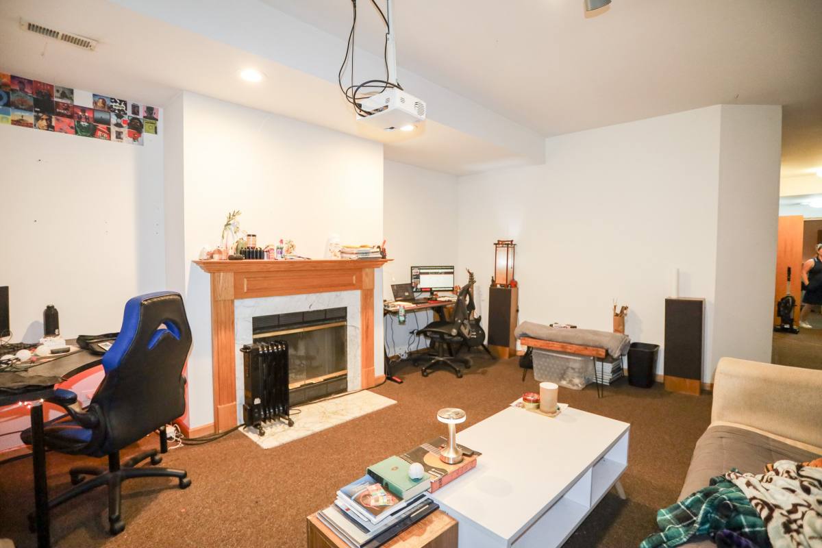 Apartment for rent at 1940 Diversey #1W, Chicago, IL 60614
