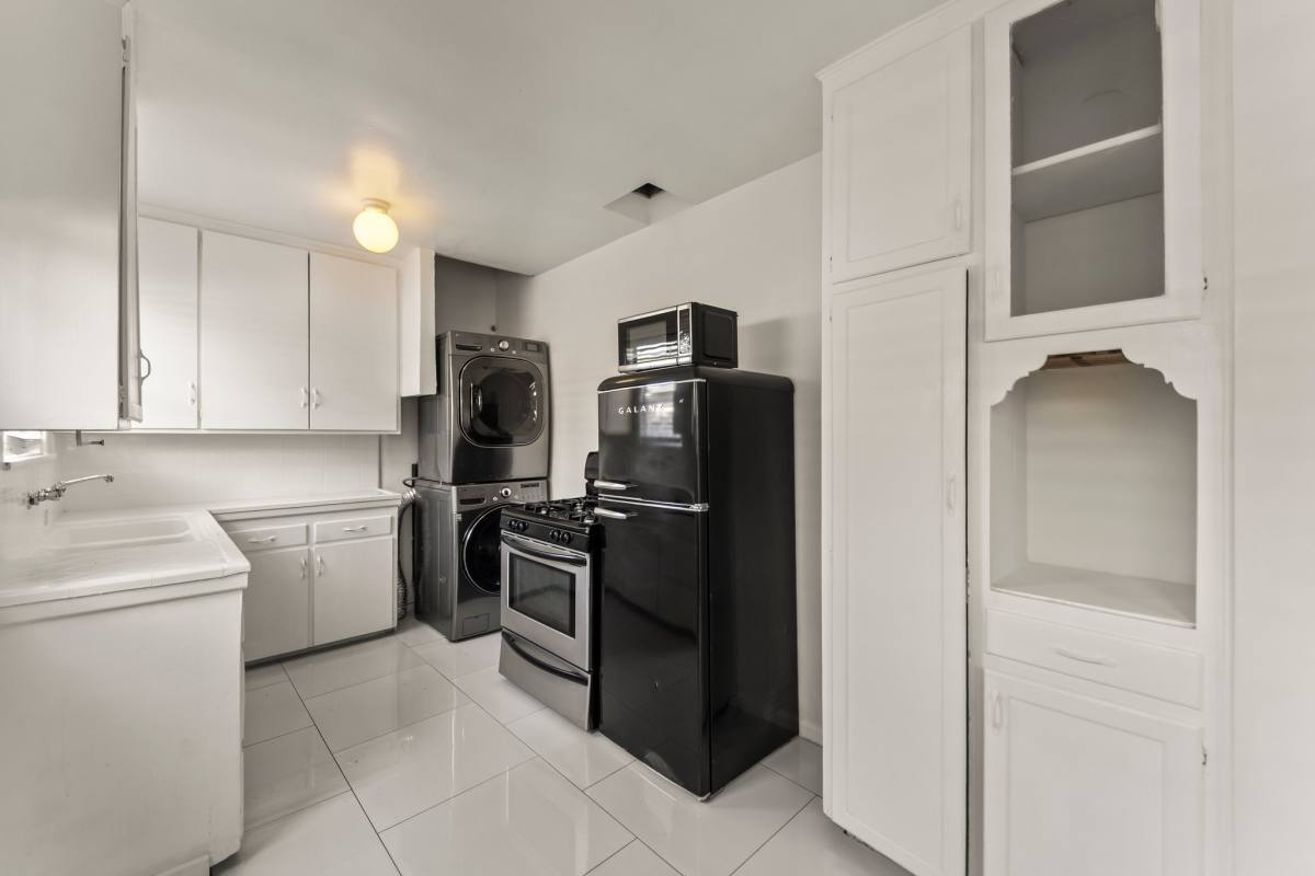 House for rent at 425 1 2 Venice Way, Venice, CA 90291