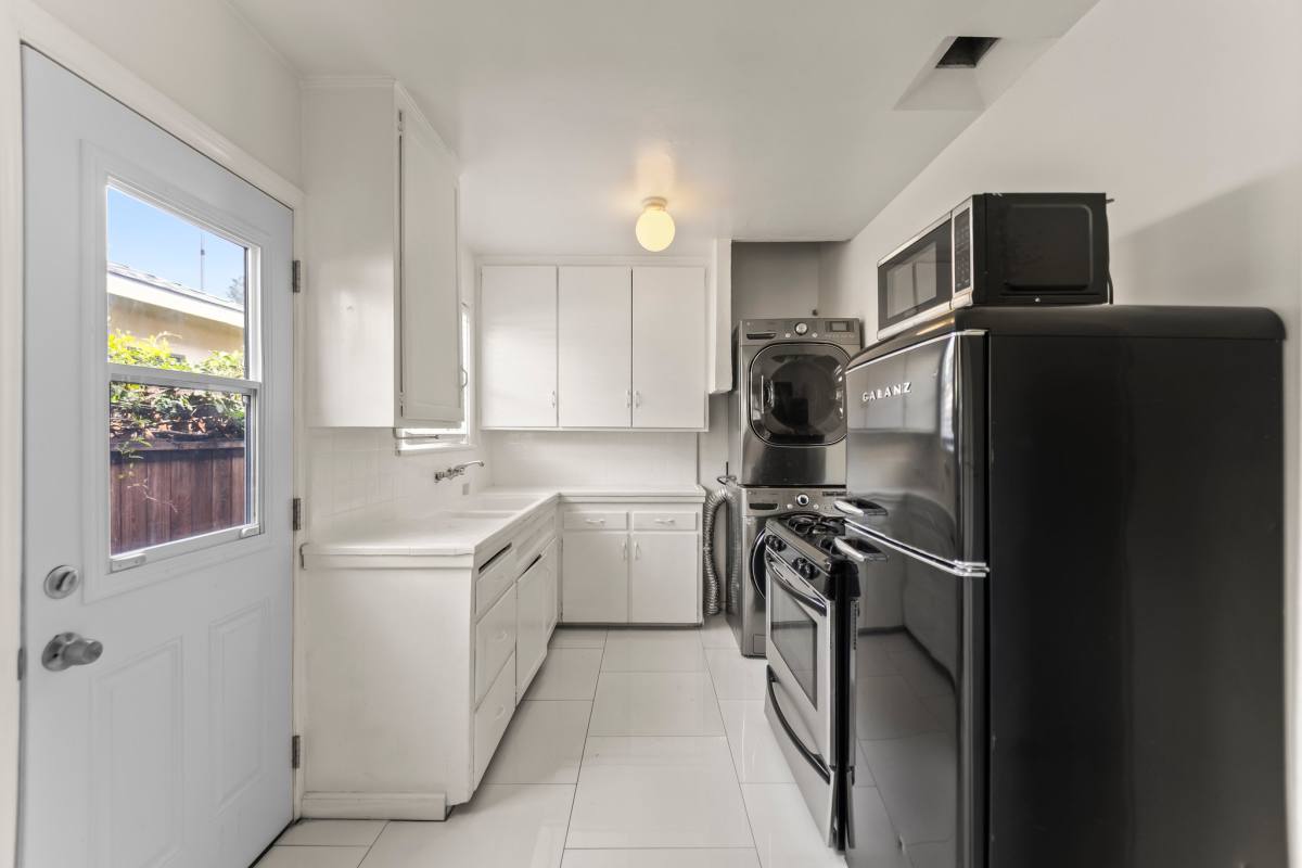 House for rent at 425 1 2 Venice Way, Venice, CA 90291