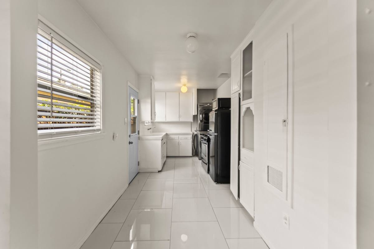 House for rent at 425 1 2 Venice Way, Venice, CA 90291