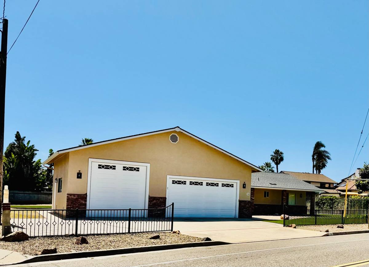 House for rent at 1723 Ivy Rd, Oceanside, CA 92054