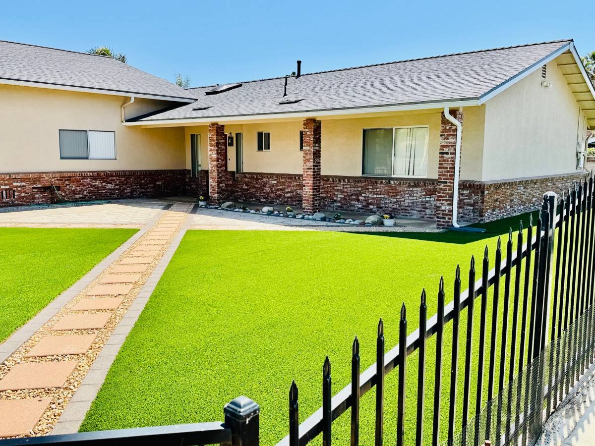 House for rent at 1723 Ivy Rd, Oceanside, CA 92054