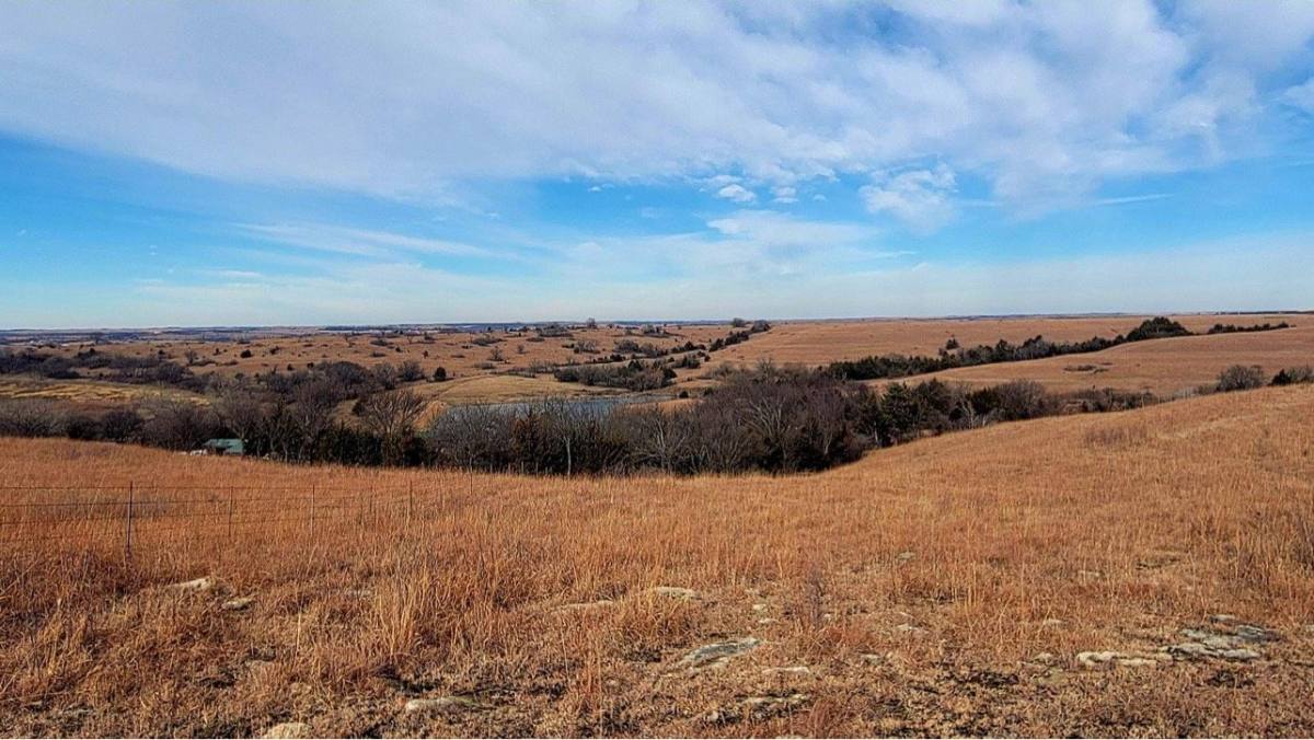Apartment for rent at 13325 Brush Creek Rd, Westmoreland, KS 66549