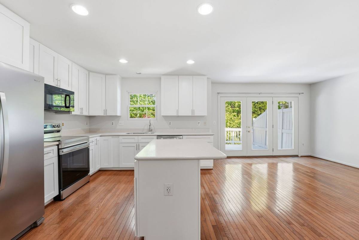 Townhouse for rent at 2709 Baronhurst Dr, Vienna, VA 22181