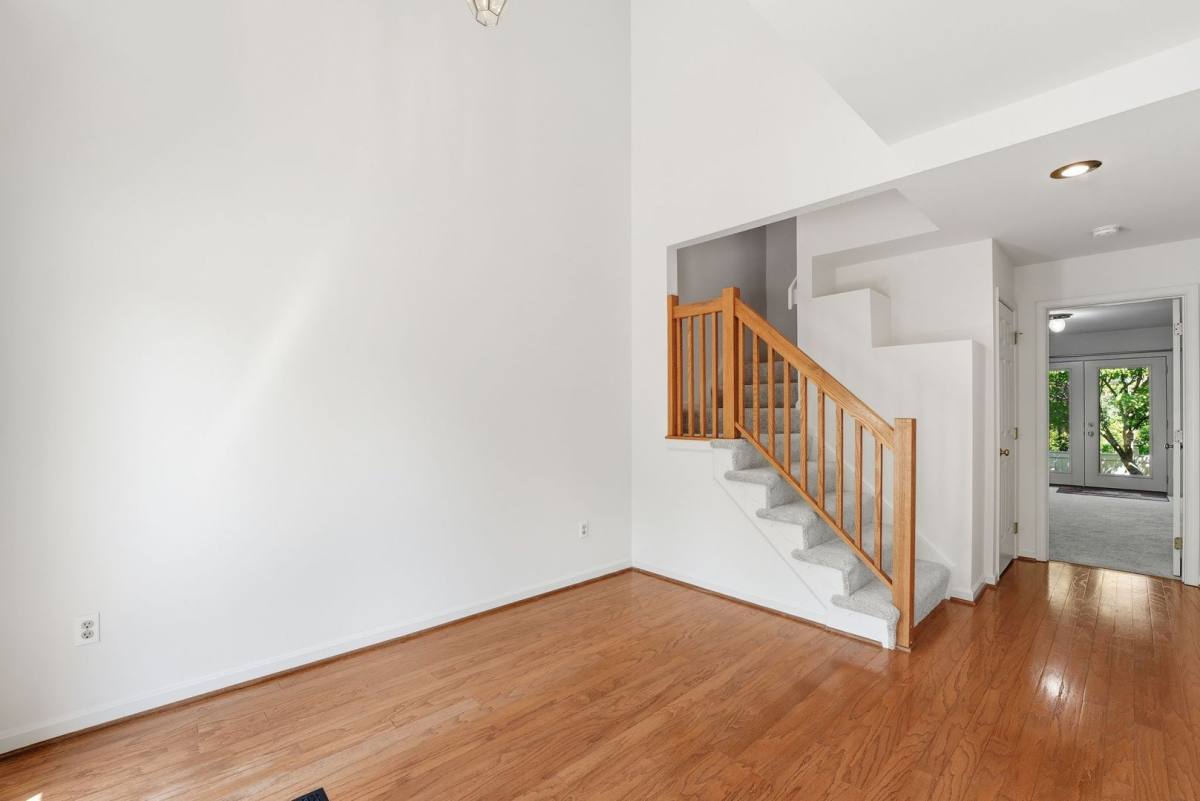 Townhouse for rent at 2709 Baronhurst Dr, Vienna, VA 22181