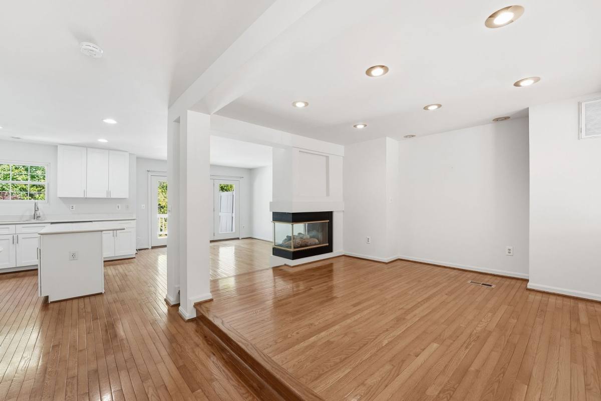 Townhouse for rent at 2709 Baronhurst Dr, Vienna, VA 22181