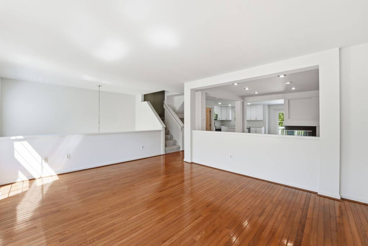 Townhouse for rent at 2709 Baronhurst Dr, Vienna, VA 22181