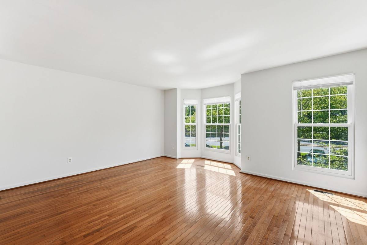 Townhouse for rent at 2709 Baronhurst Dr, Vienna, VA 22181