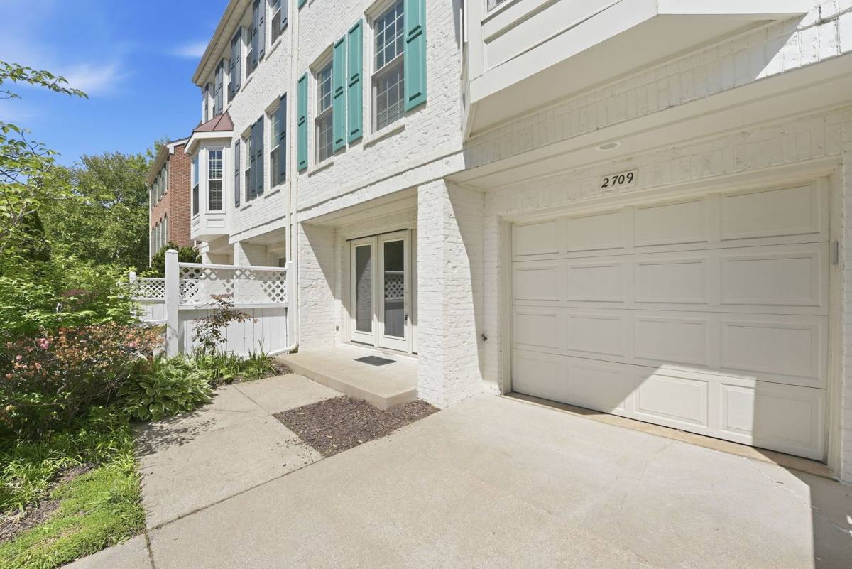 Townhouse for rent at 2709 Baronhurst Dr, Vienna, VA 22181