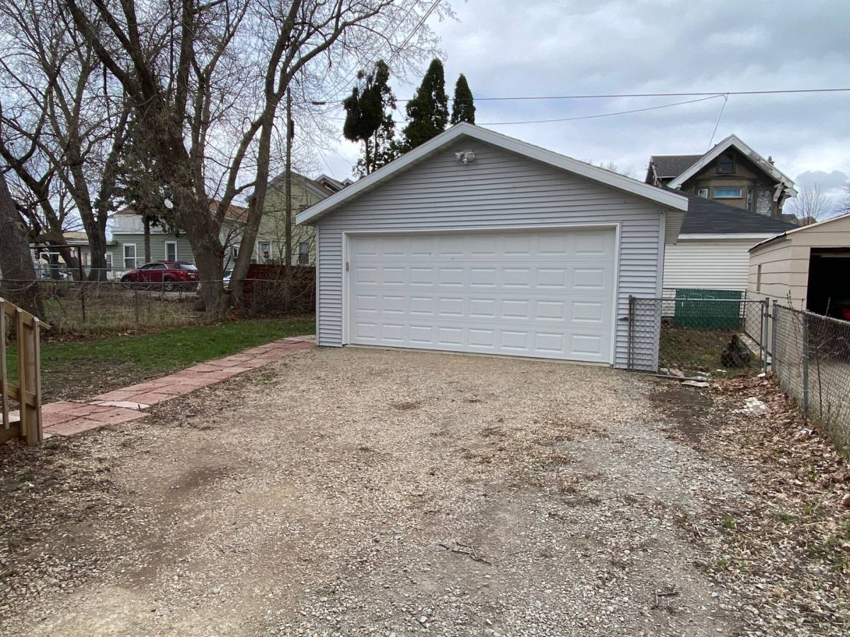 House for rent at 512 School Ave, Oshkosh, WI 54901