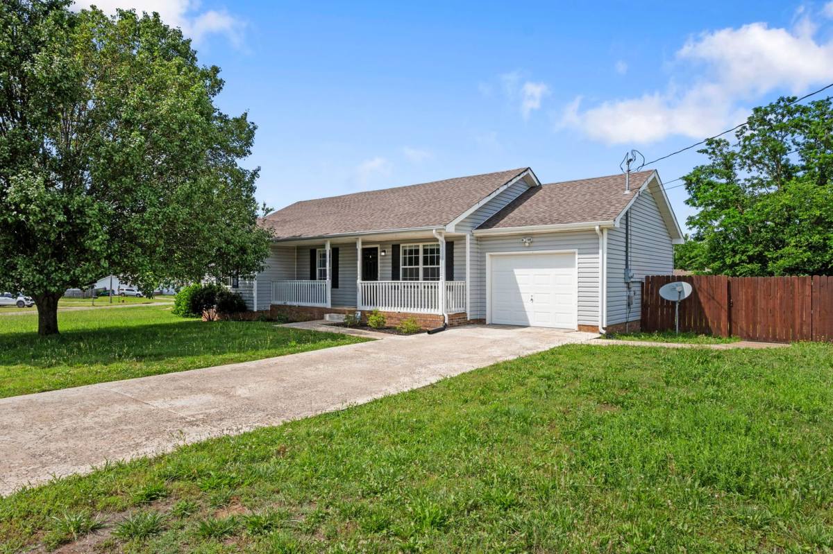 House for rent at 307 Pappy Dr, Oak Grove, KY 42262