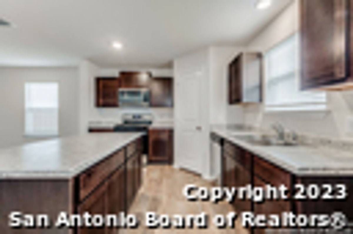 9558 Ranch Loop, San Antonio, TX 78254 - Condo for Rent - Image 3