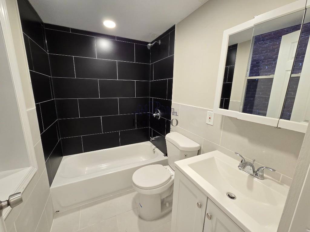 Apartment for rent at 88 Pulaski St #10, Newark, NJ 07105