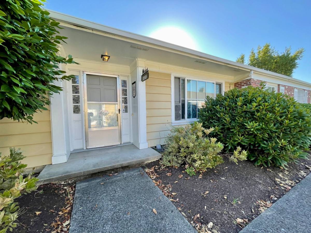Apartment for rent at 5272-5278 SW Scholls Ferry Rd, Portland, OR 97225