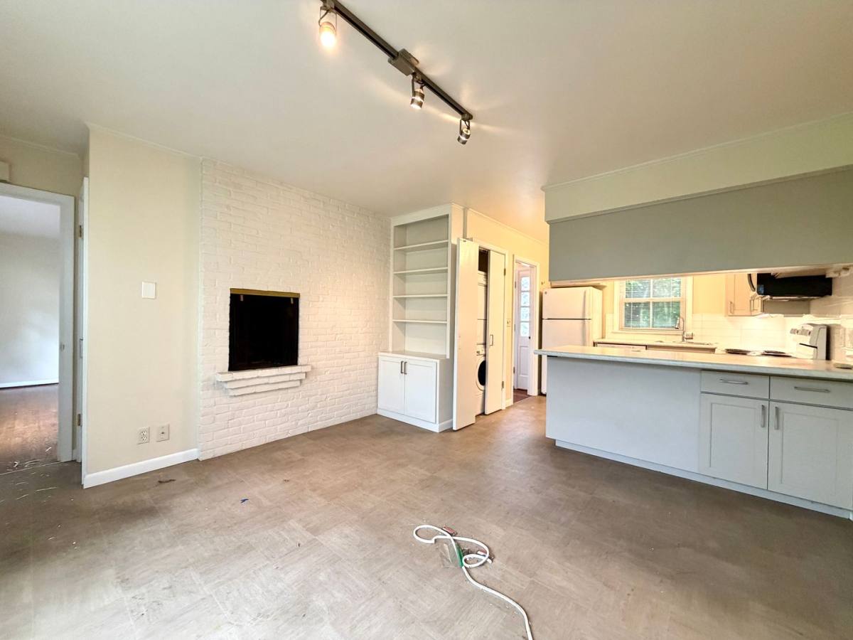 Apartment for rent at 5272-5278 SW Scholls Ferry Rd, Portland, OR 97225