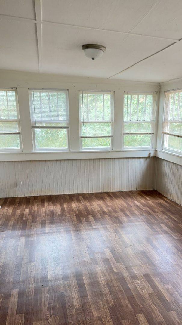 House for rent at 215 W Magnolia St, Fitzgerald, GA 31750