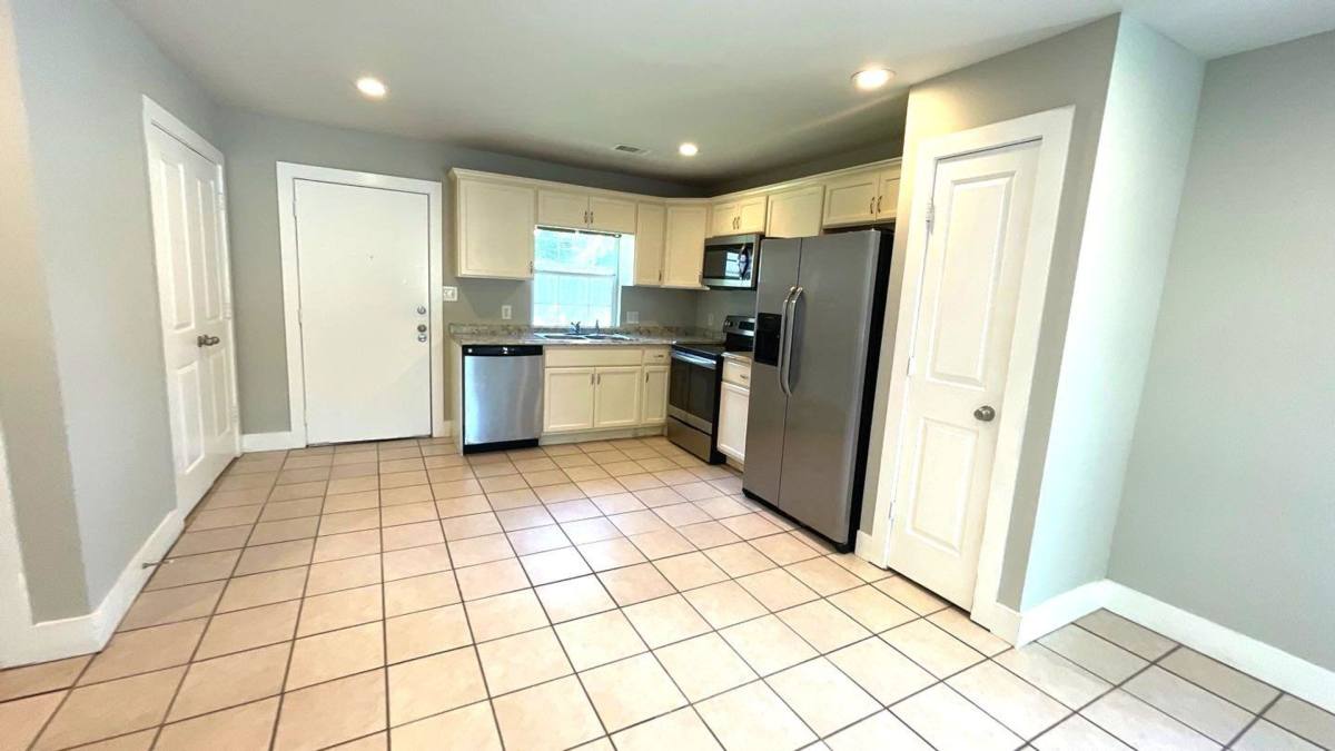 House for rent at 11435 Raincove Dr, Houston, TX 77016